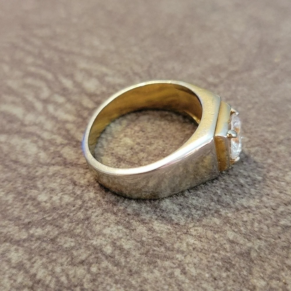 Vtg SETA Contemporary Goldtone Crystal Unisex Wedding Solitaire Band